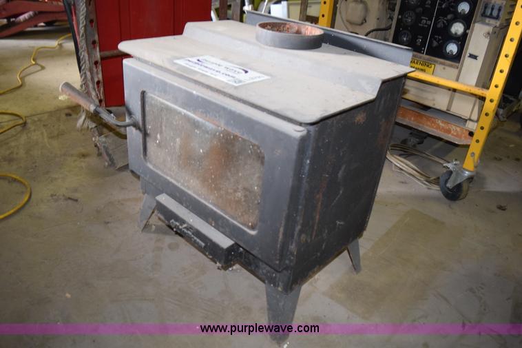 Trailblazer wood burning stove in Rochester, MN | Item L3793 sold | Purple  Wave
