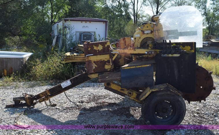 image for item L5906 Vermeer 665 stump grinder