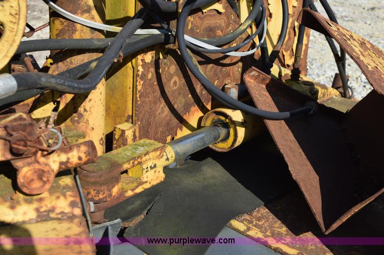 image for item L5906 Vermeer 665 stump grinder