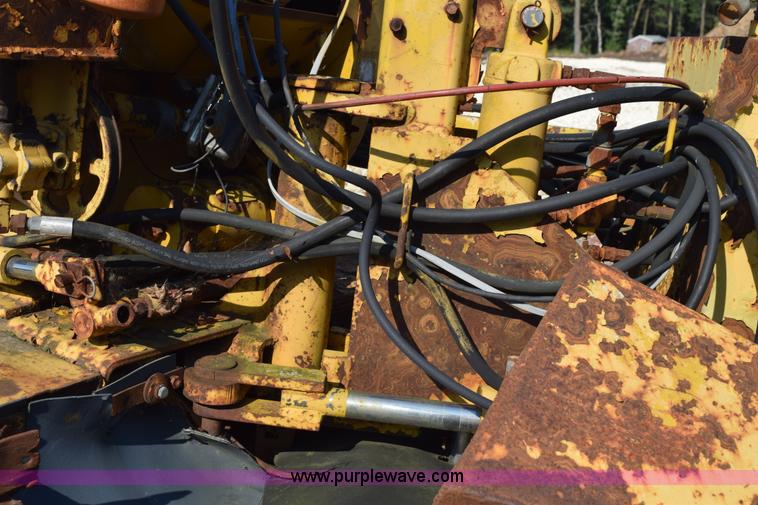 image for item L5906 Vermeer 665 stump grinder