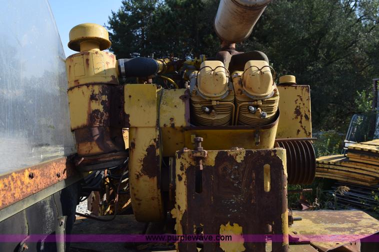 image for item L5906 Vermeer 665 stump grinder