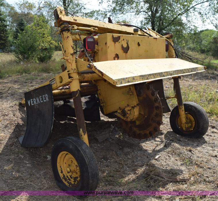 image for item L5907 Vermeer stump grinder