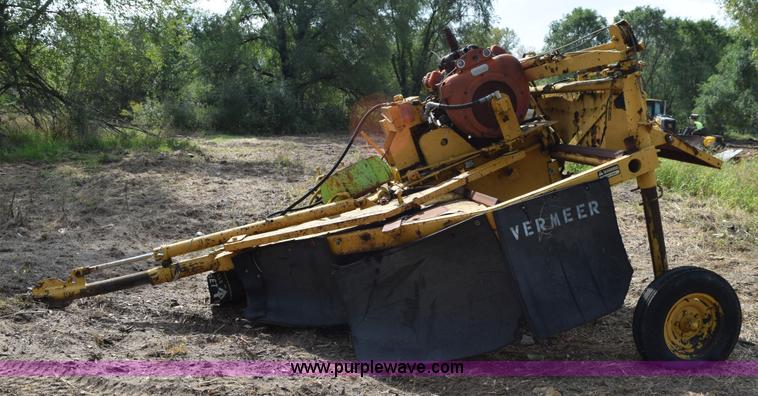 image for item L5907 Vermeer stump grinder