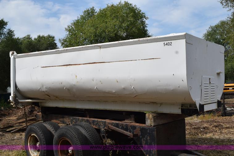 image for item L5908 Reliance electric roll off dump bed