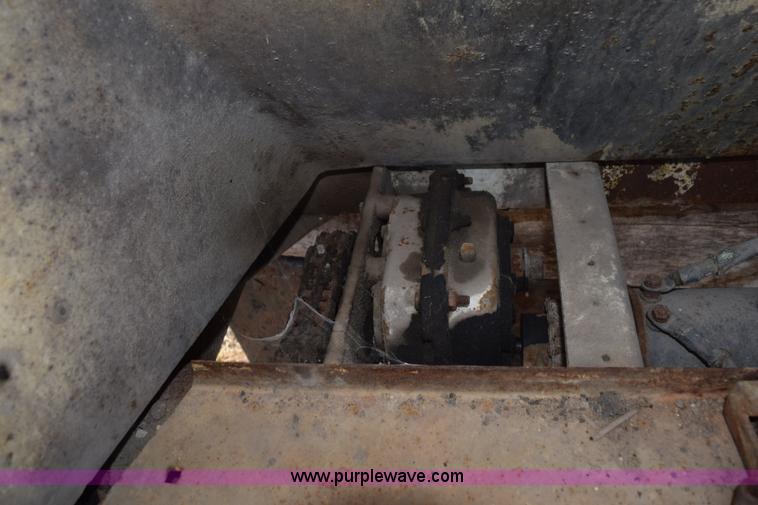 image for item L5908 Reliance electric roll off dump bed