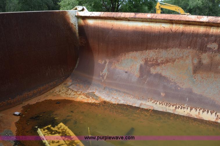 image for item L5908 Reliance electric roll off dump bed