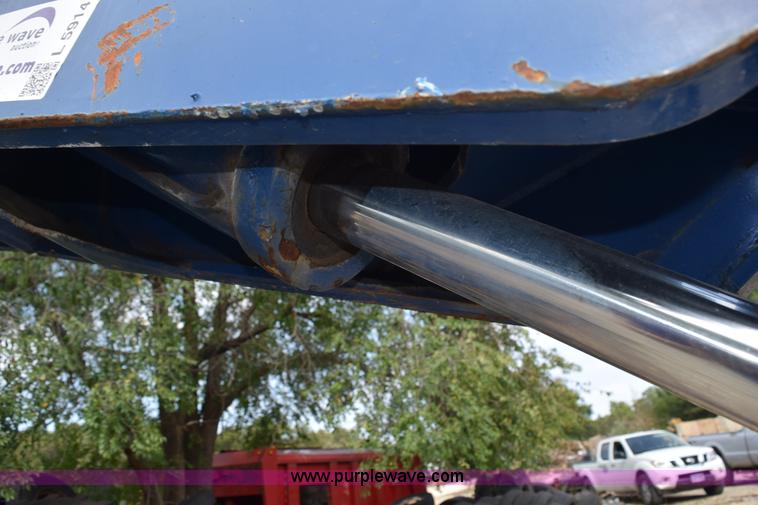 image for item L5914 Truck mounted hydraulic crane