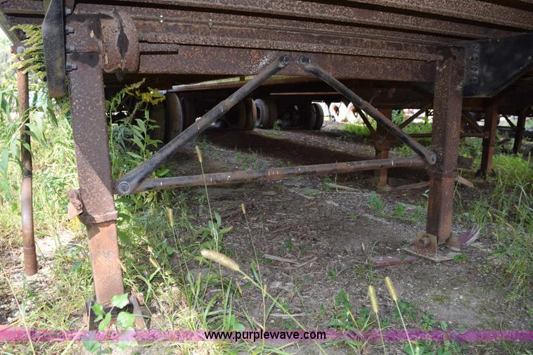 image for item L5928 1980 Pines dry van trailer