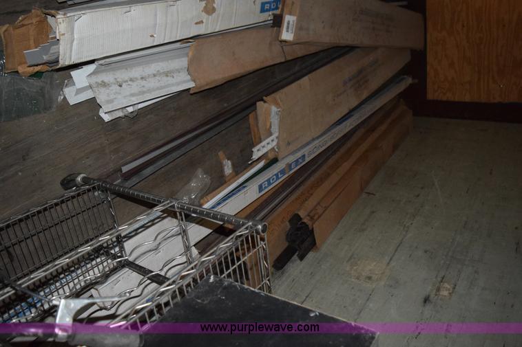 image for item L5928 1980 Pines dry van trailer