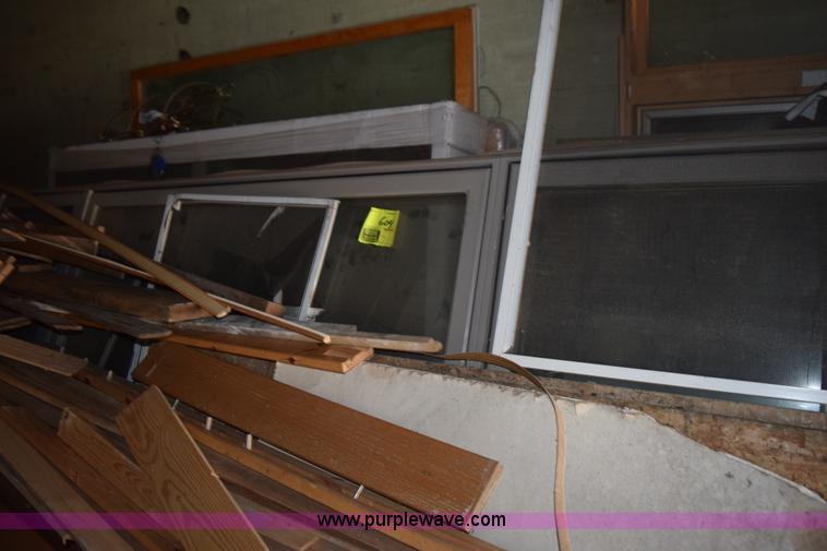 image for item L5928 1980 Pines dry van trailer