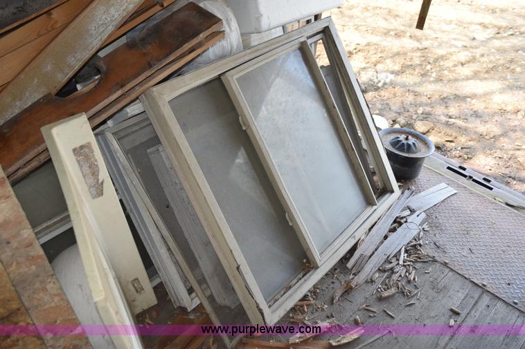 image for item L5928 1980 Pines dry van trailer