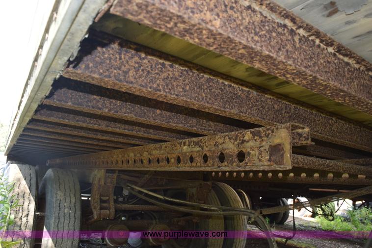 image for item L5928 1980 Pines dry van trailer