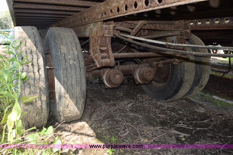 image for item L5928 1980 Pines dry van trailer