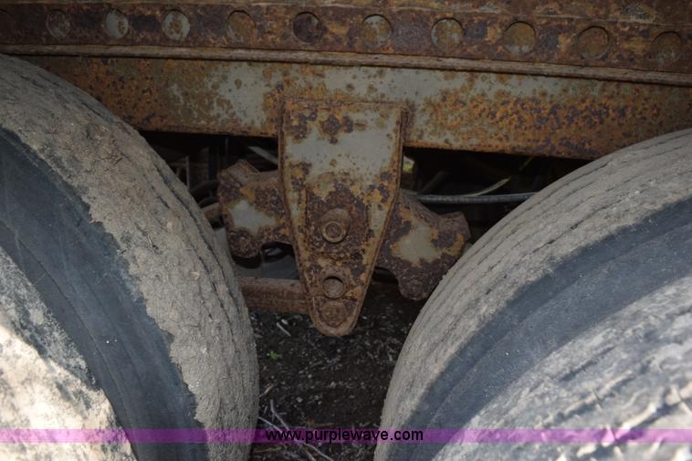 image for item L5928 1980 Pines dry van trailer