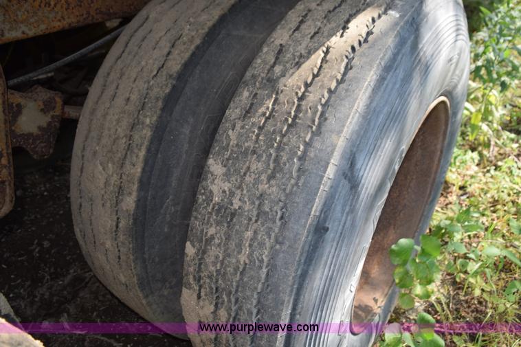 image for item L5928 1980 Pines dry van trailer