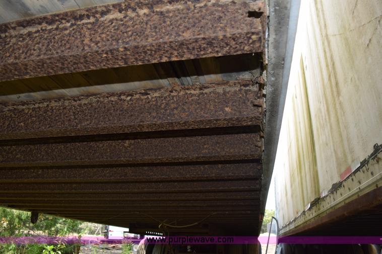 image for item L5928 1980 Pines dry van trailer