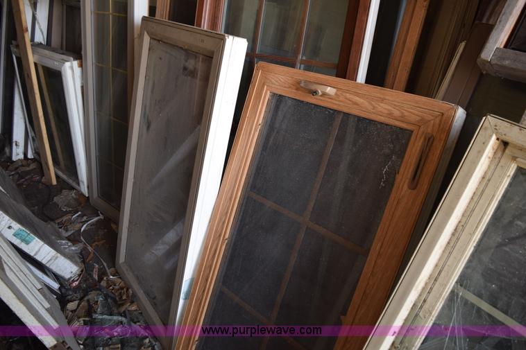 image for item L5929 Assorted windows