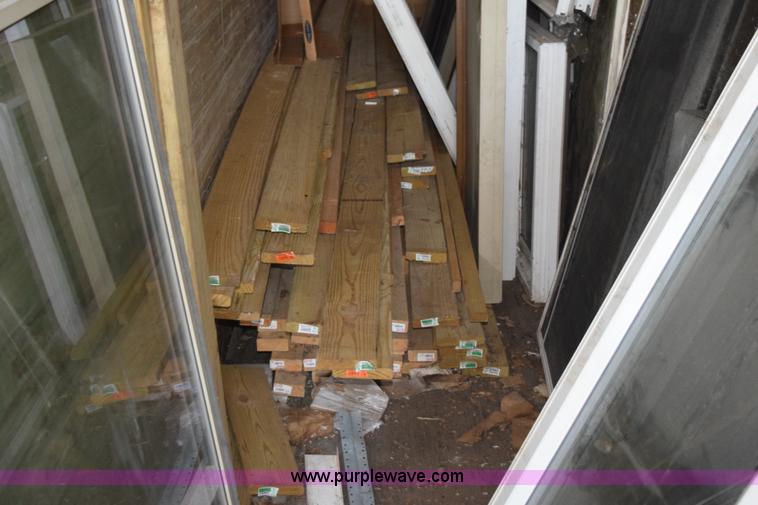 image for item L5929 Assorted windows