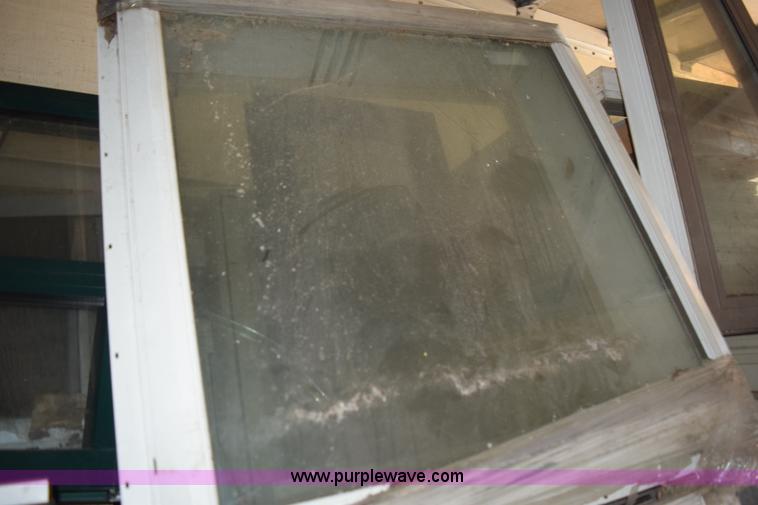 image for item L5929 Assorted windows