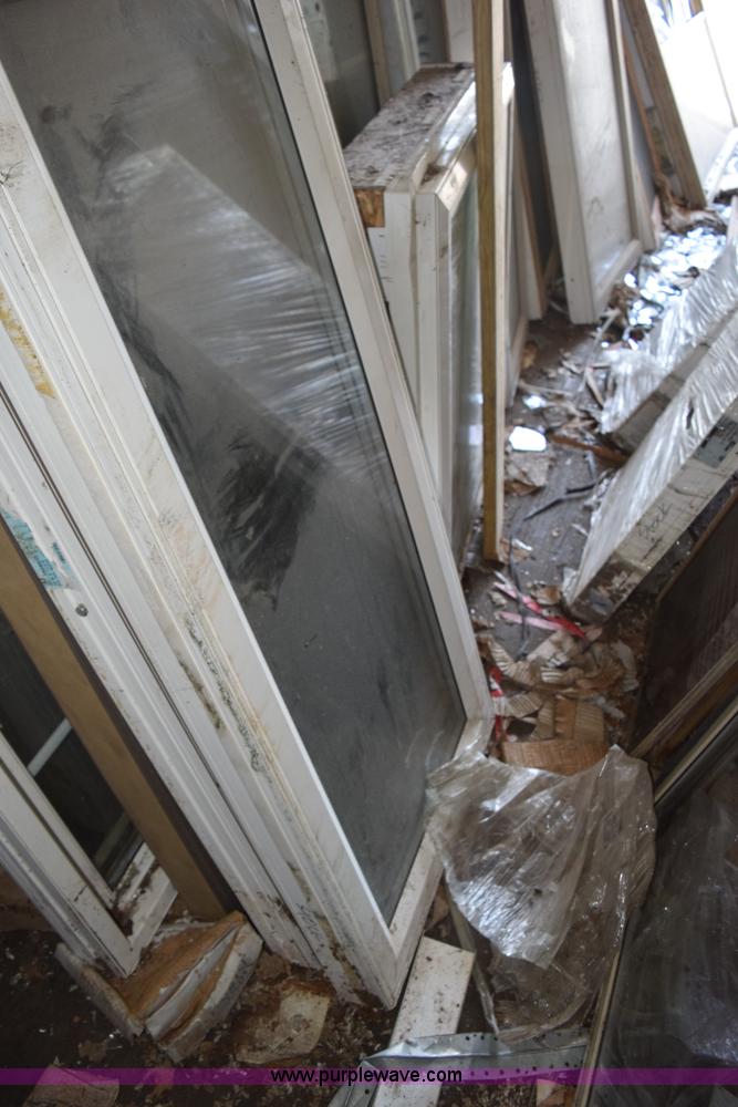 image for item L5929 Assorted windows