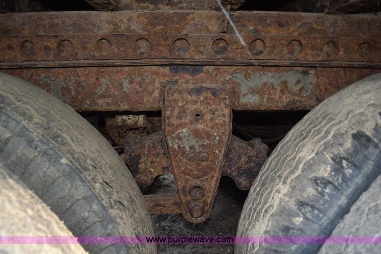 image for item L5929 Assorted windows