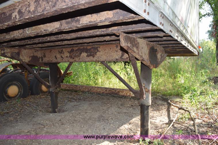 image for item L5929 Assorted windows