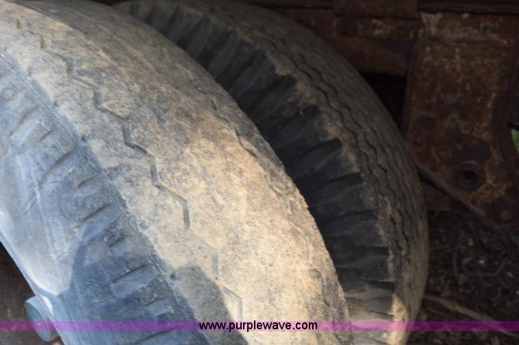 image for item L5929 Assorted windows