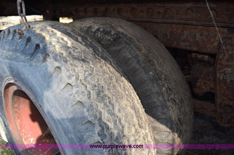 image for item L5929 Assorted windows