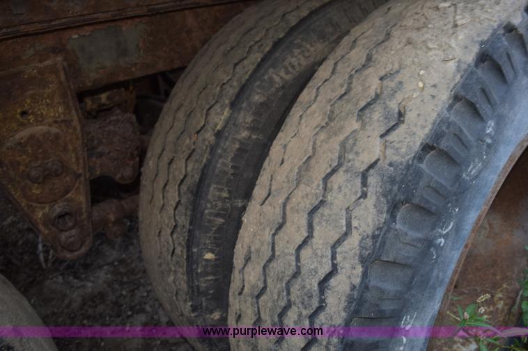 image for item L5929 Assorted windows