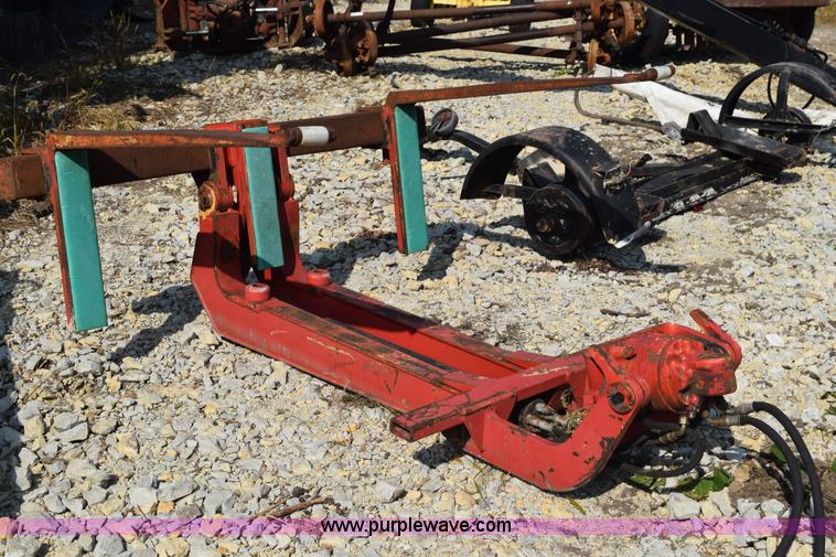 Boom truck forks in Rochester, MN Item L5937 sold Purple Wave