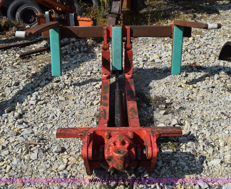 Boom truck forks in Rochester, MN Item L5937 sold Purple Wave