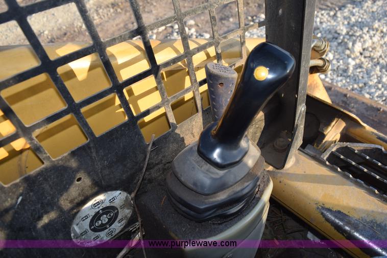 image for item L5963 2003 Caterpillar 267 skid steer