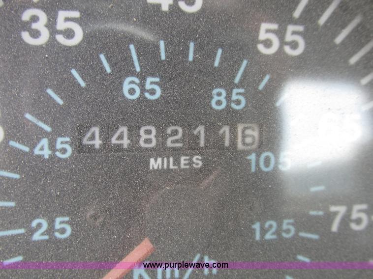 image for item H1141 1998 Mack CH613 semi truck