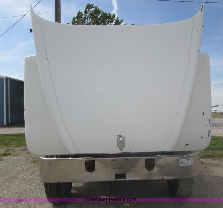 image for item H1141 1998 Mack CH613 semi truck