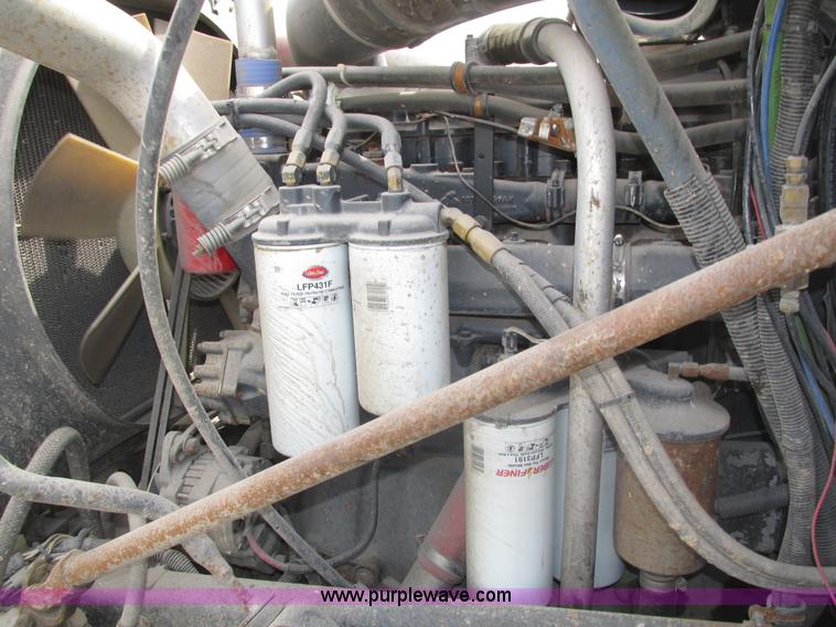 image for item H1141 1998 Mack CH613 semi truck