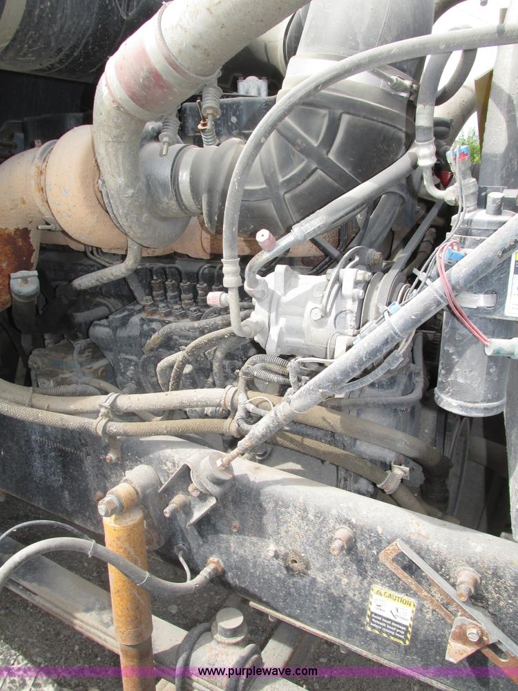 image for item H1141 1998 Mack CH613 semi truck