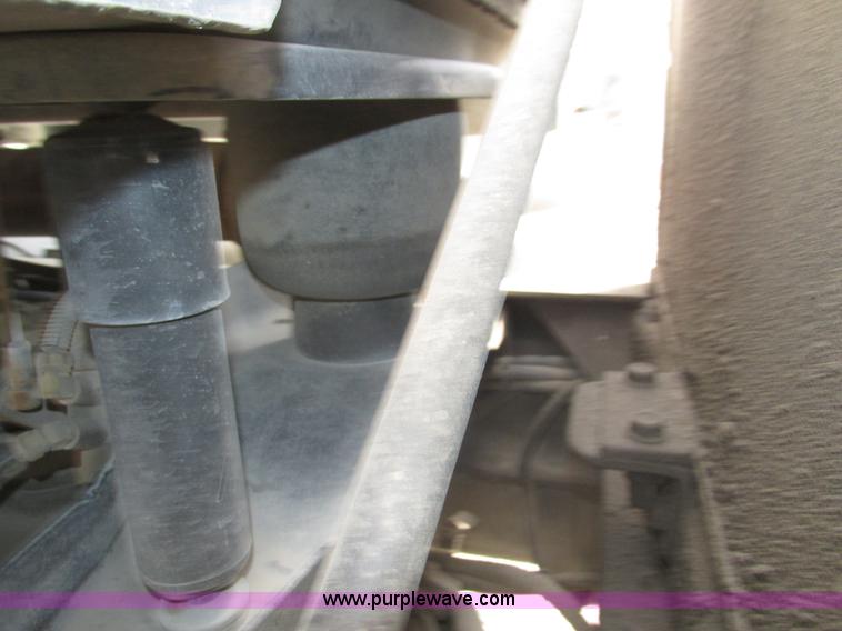 image for item H1141 1998 Mack CH613 semi truck