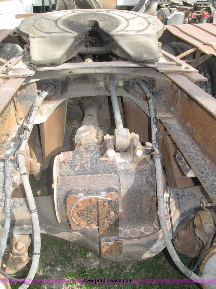 image for item H1141 1998 Mack CH613 semi truck