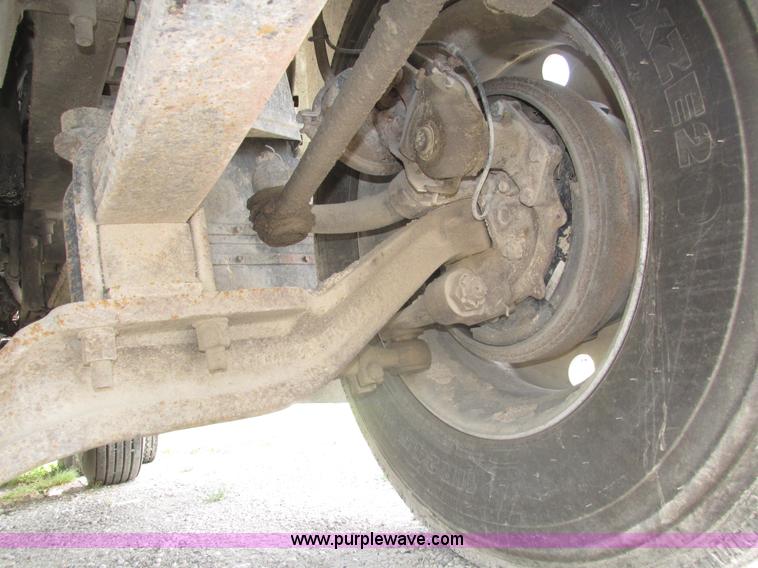 image for item H1141 1998 Mack CH613 semi truck