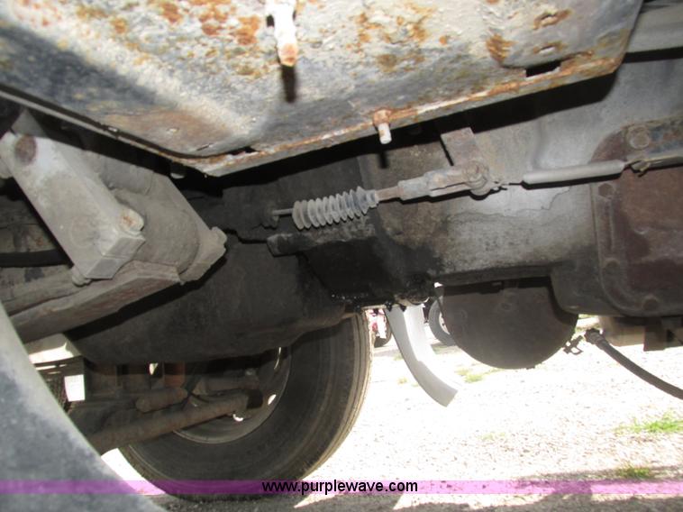 image for item H1141 1998 Mack CH613 semi truck