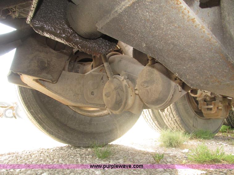 image for item H1141 1998 Mack CH613 semi truck