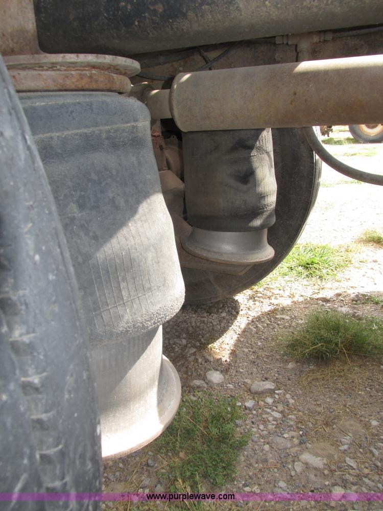 image for item H1141 1998 Mack CH613 semi truck