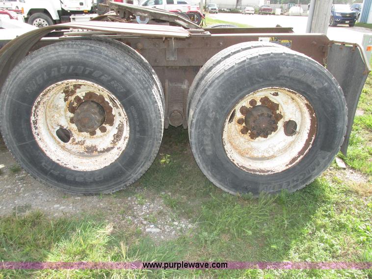 image for item H1141 1998 Mack CH613 semi truck