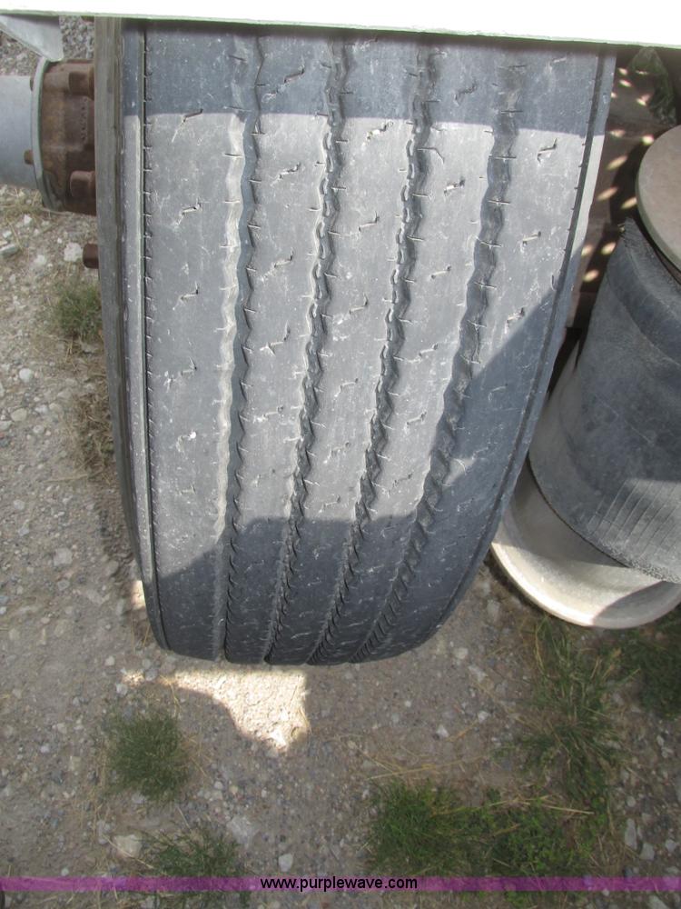 image for item H1141 1998 Mack CH613 semi truck