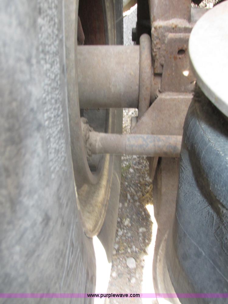 image for item H1141 1998 Mack CH613 semi truck