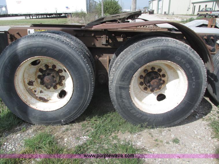 image for item H1141 1998 Mack CH613 semi truck