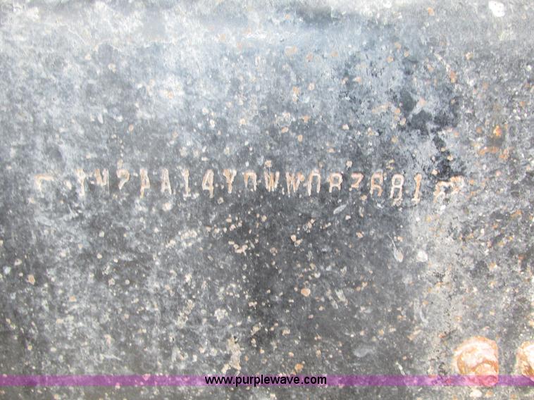 image for item H1141 1998 Mack CH613 semi truck