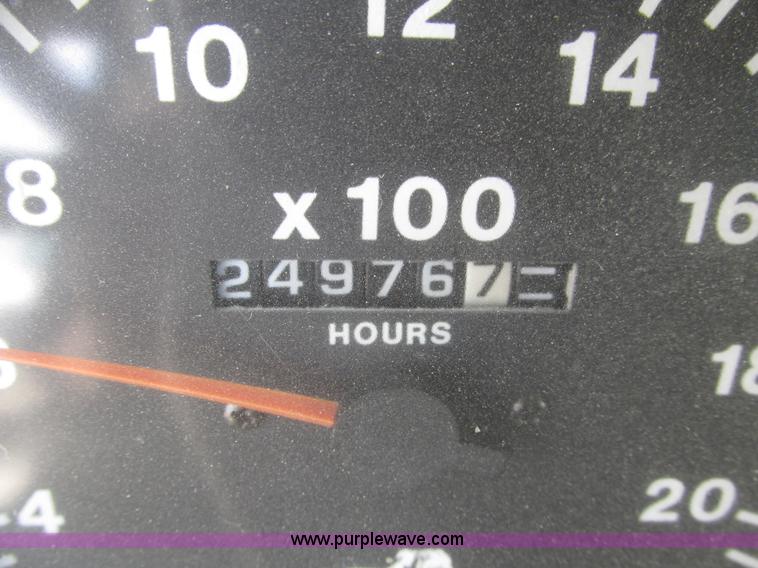 image for item H1142 2000 Mack CH613 semi truck