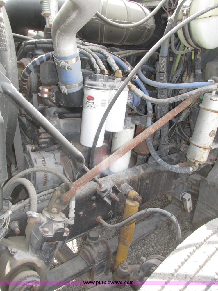 image for item H1142 2000 Mack CH613 semi truck