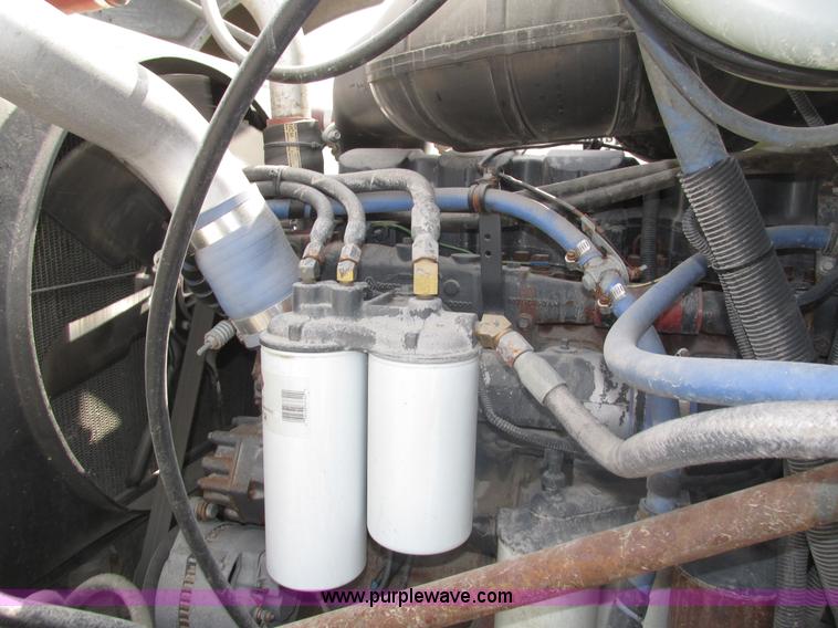 image for item H1142 2000 Mack CH613 semi truck